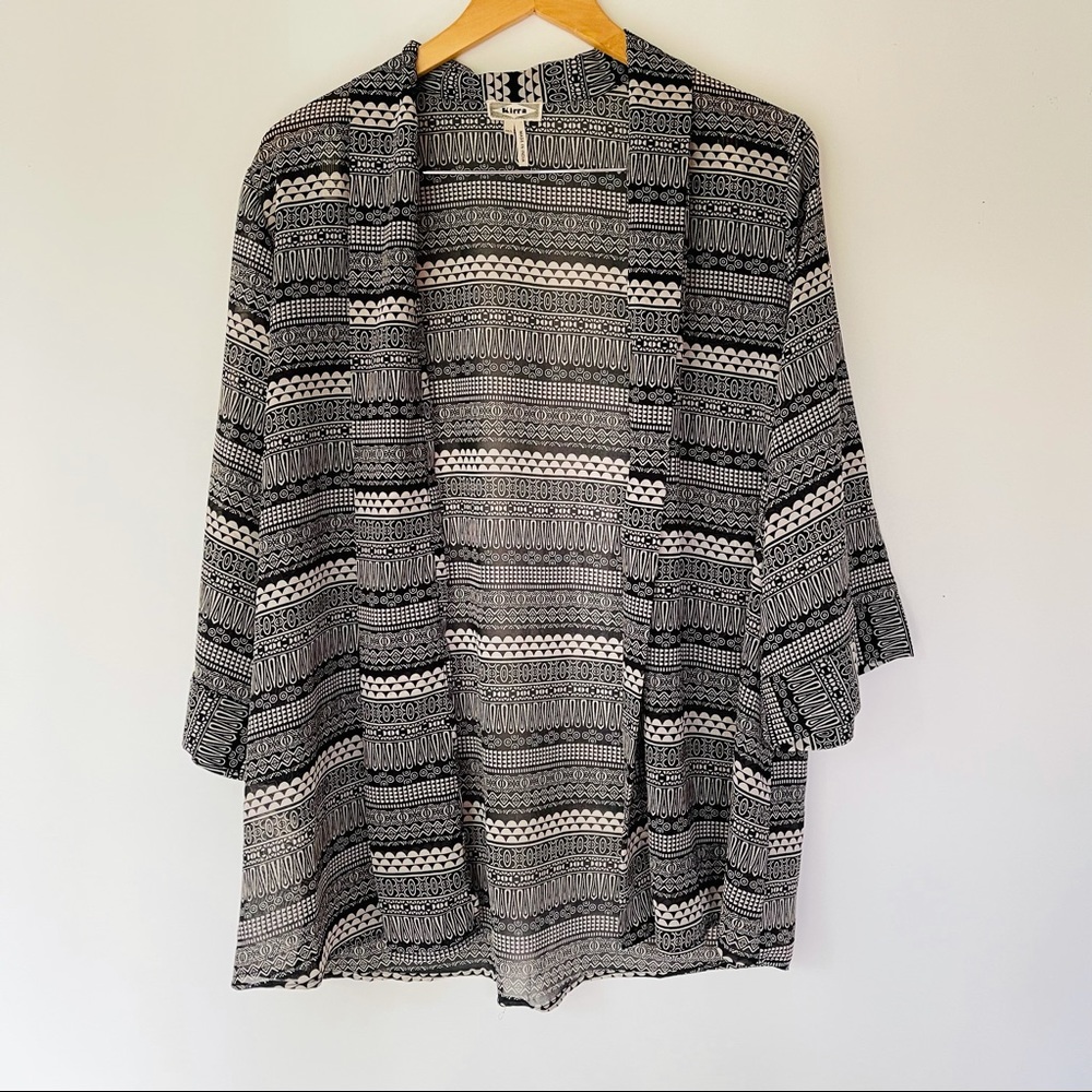 Black & White Patterned Kimono (M/L)